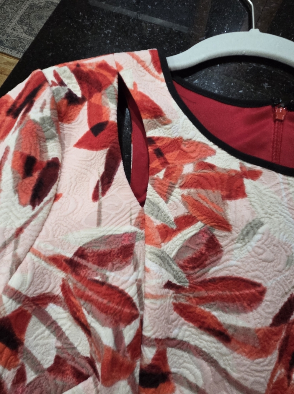 Maggy London Red, Black & White Abstract Print Cutout Sheath Dress - Size 12 - Picture 8 of 12